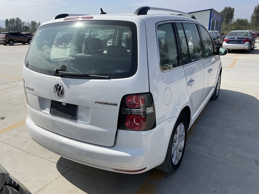 Приведенный Фольксваген использовал моторный транспорт Touran MPV 6 Seater 86000km
