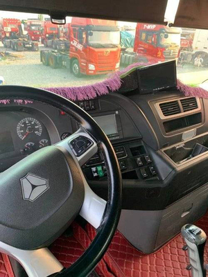 Sinotruk Sitrak C7H использовало сверхмощную коробку передач двигателя ZF ЧЕЛОВЕКА тележек 540HP 6*4