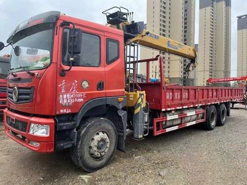 Кран Yuchai Dongfeng использовал сверхмощные тележки ГОЛОДАЕТ руководство 9 скоростей