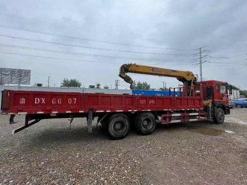 Кран Yuchai Dongfeng использовал сверхмощные тележки ГОЛОДАЕТ руководство 9 скоростей