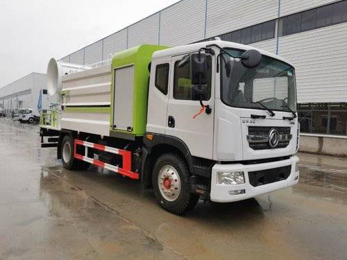 Dongfeng Duolika D9 использовало тележку цистерны с водой