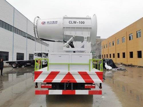 Dongfeng Duolika D9 использовало тележку цистерны с водой