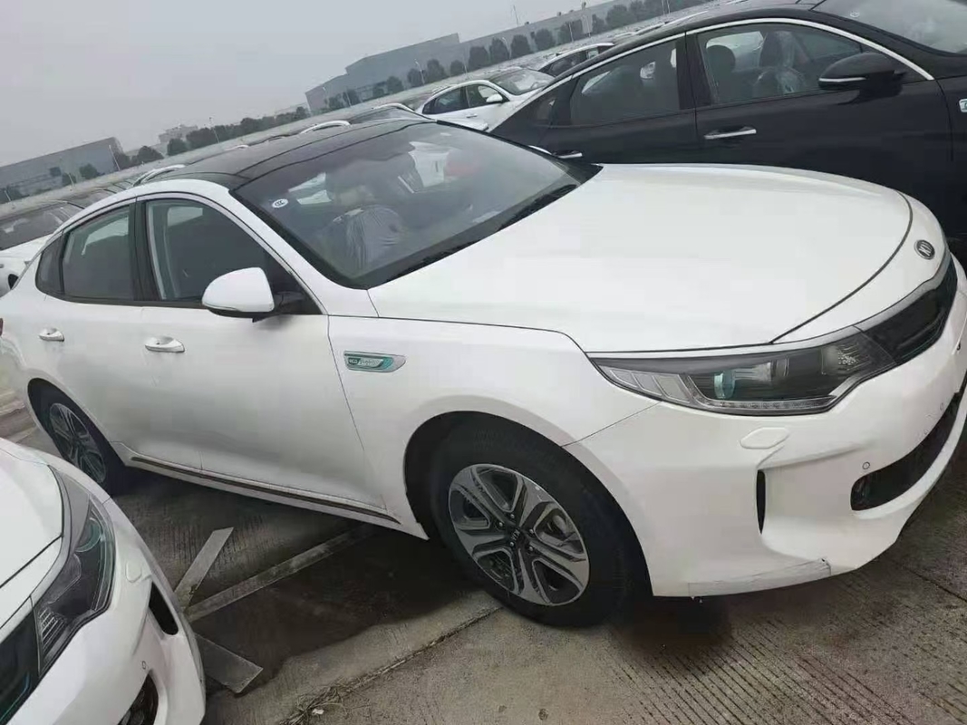 Скорость Kia K5 гибридная 2.0L GLS 6 НА автомобиле используемом седаном среднего размера 115kw